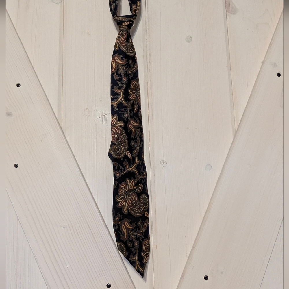CHRISTIAN DIOR Mens Designer Silk Navy Floral Paisley Print Neck Tie